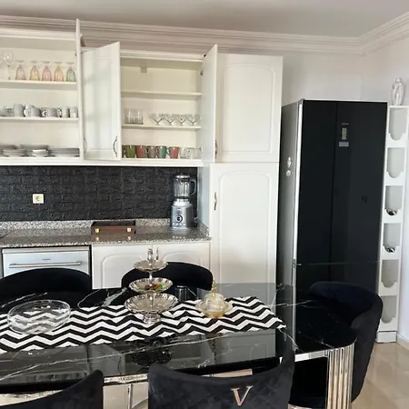 Lux , 2bedroom , Inside Complex Apartment *