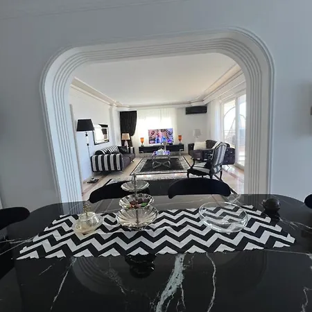 Lux , 2bedroom , Inside Complex *